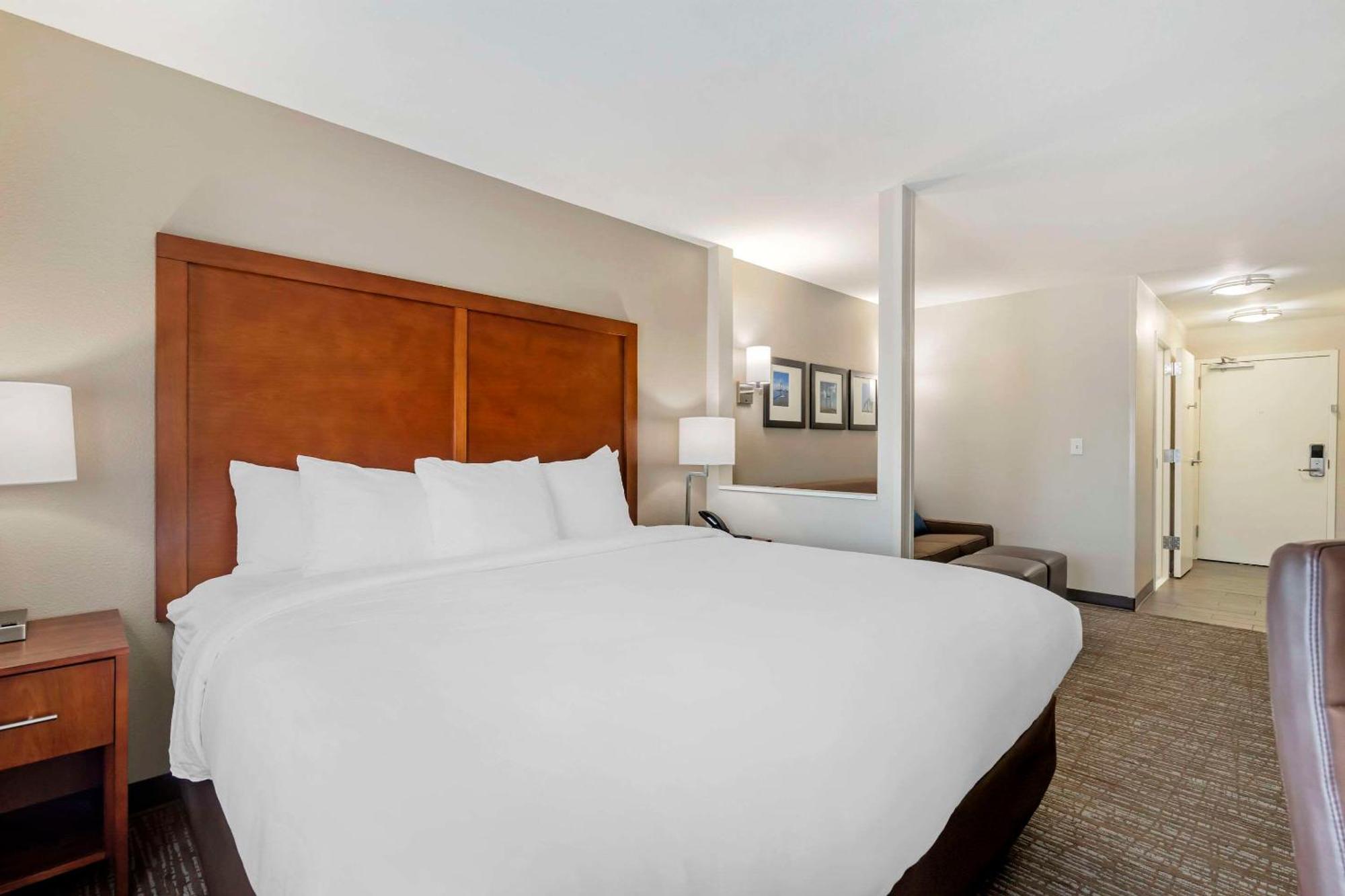 ברונסוויק Comfort Inn & Suites מראה חיצוני תמונה