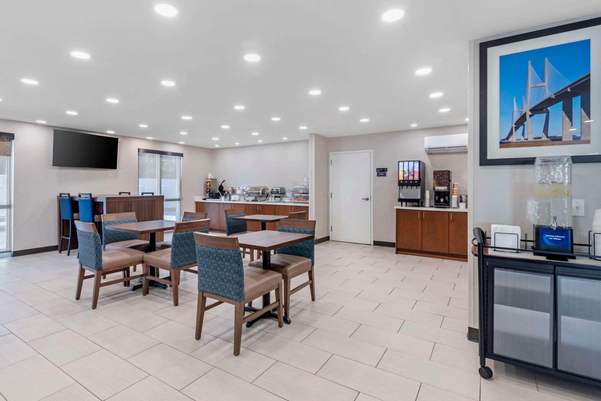 ברונסוויק Comfort Inn & Suites מראה חיצוני תמונה