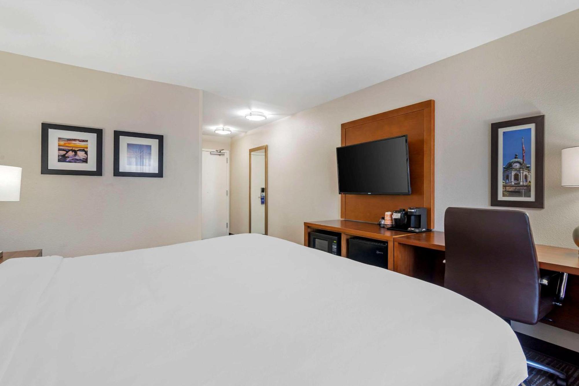 ברונסוויק Comfort Inn & Suites מראה חיצוני תמונה