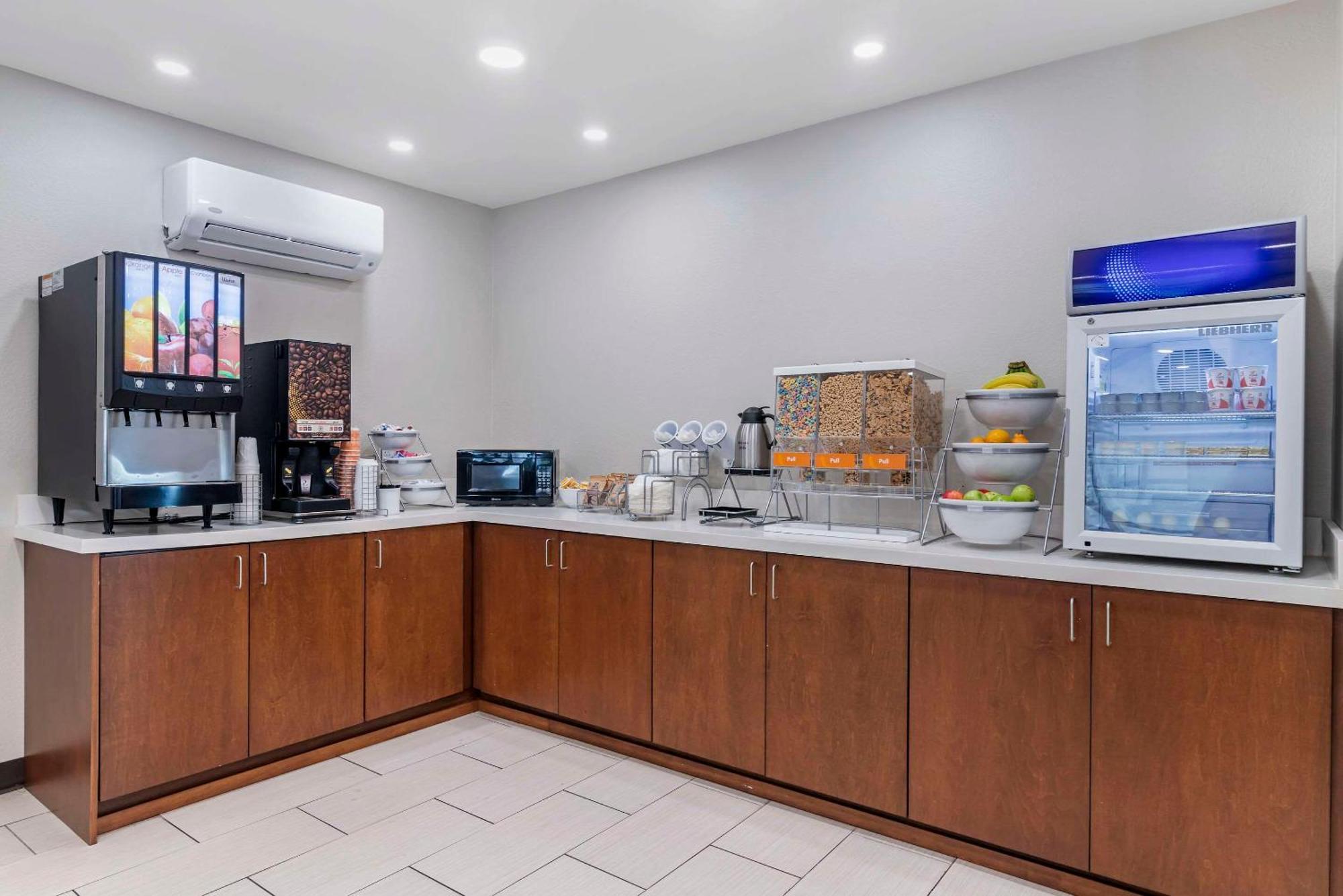 ברונסוויק Comfort Inn & Suites מראה חיצוני תמונה