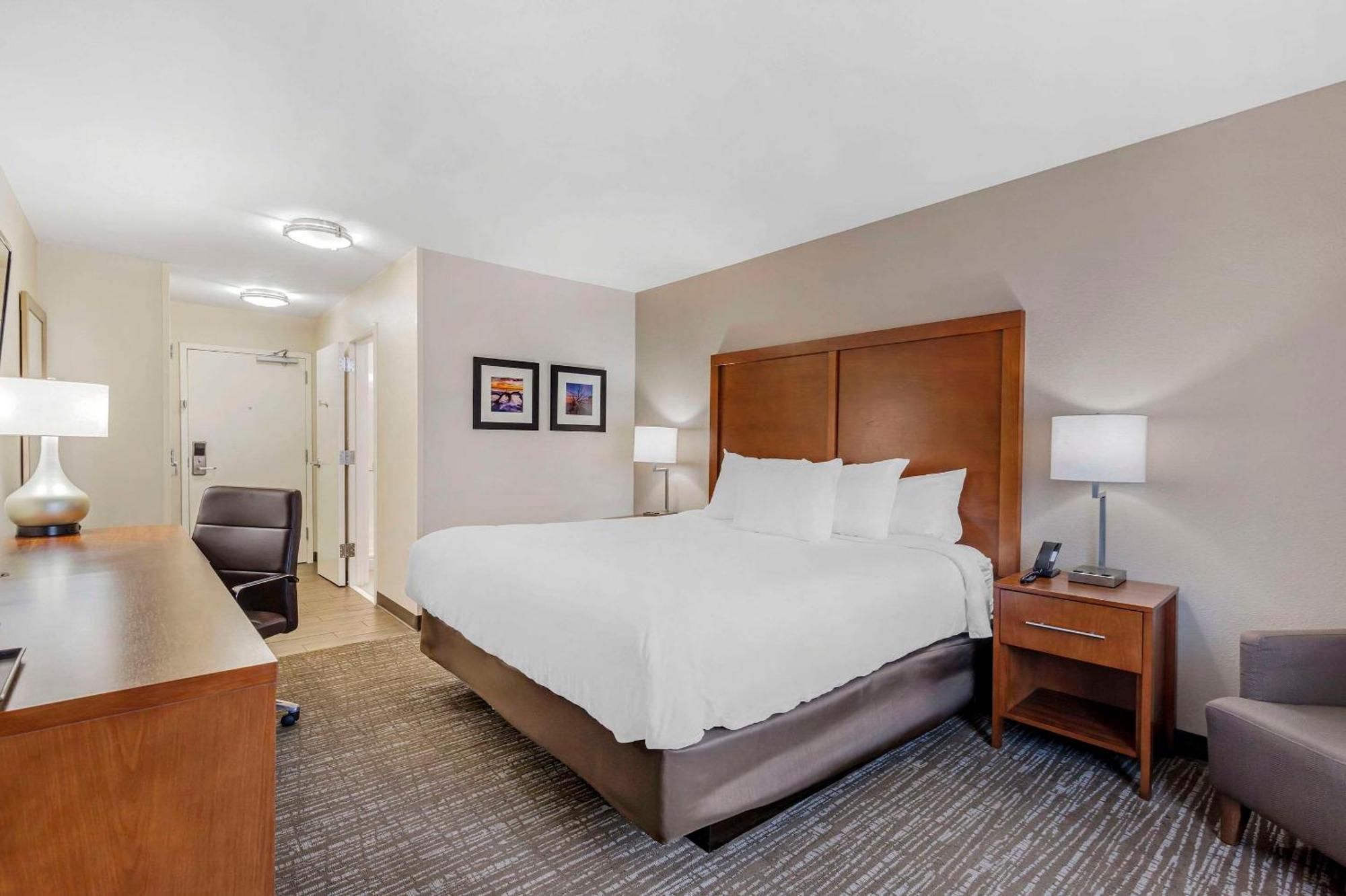 ברונסוויק Comfort Inn & Suites מראה חיצוני תמונה